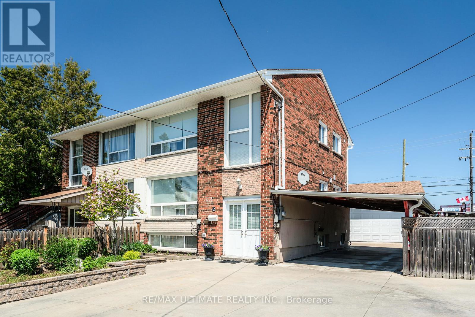 <div class="slider-price">$959,900</div><p>2 George Anderson Court, Toronto, Ontario</p>