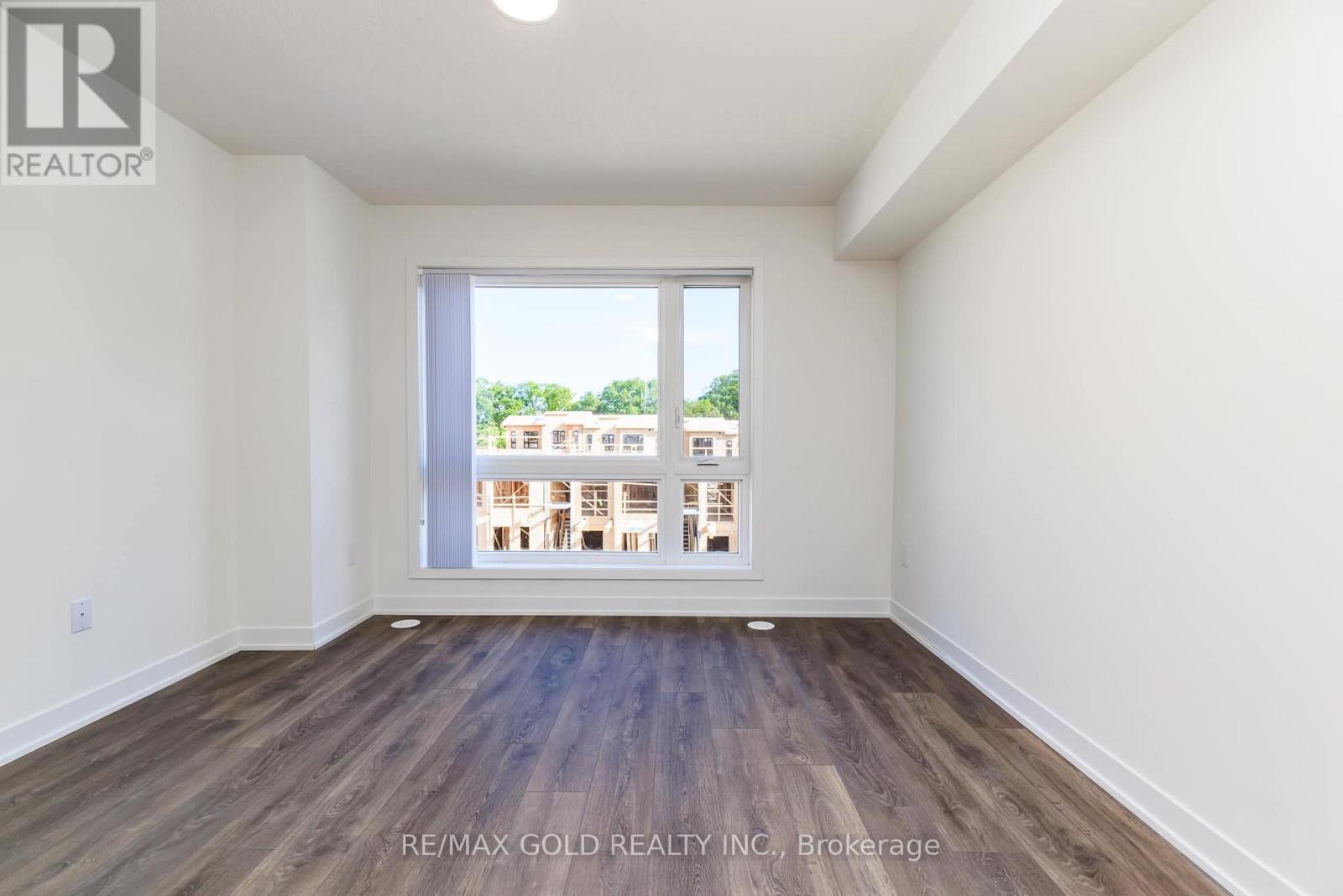 210 - 140 Canon Jackson Drive, Toronto, Ontario  M6M 0B9 - Photo 2 - W13175660