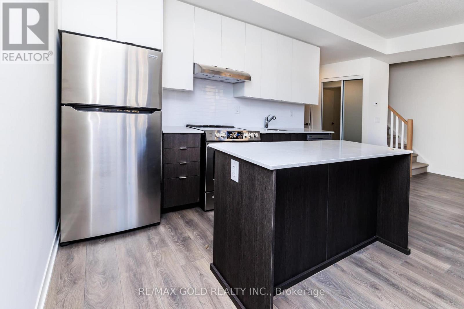 210 - 140 Canon Jackson Drive, Toronto, Ontario  M6M 0B9 - Photo 4 - W13175660