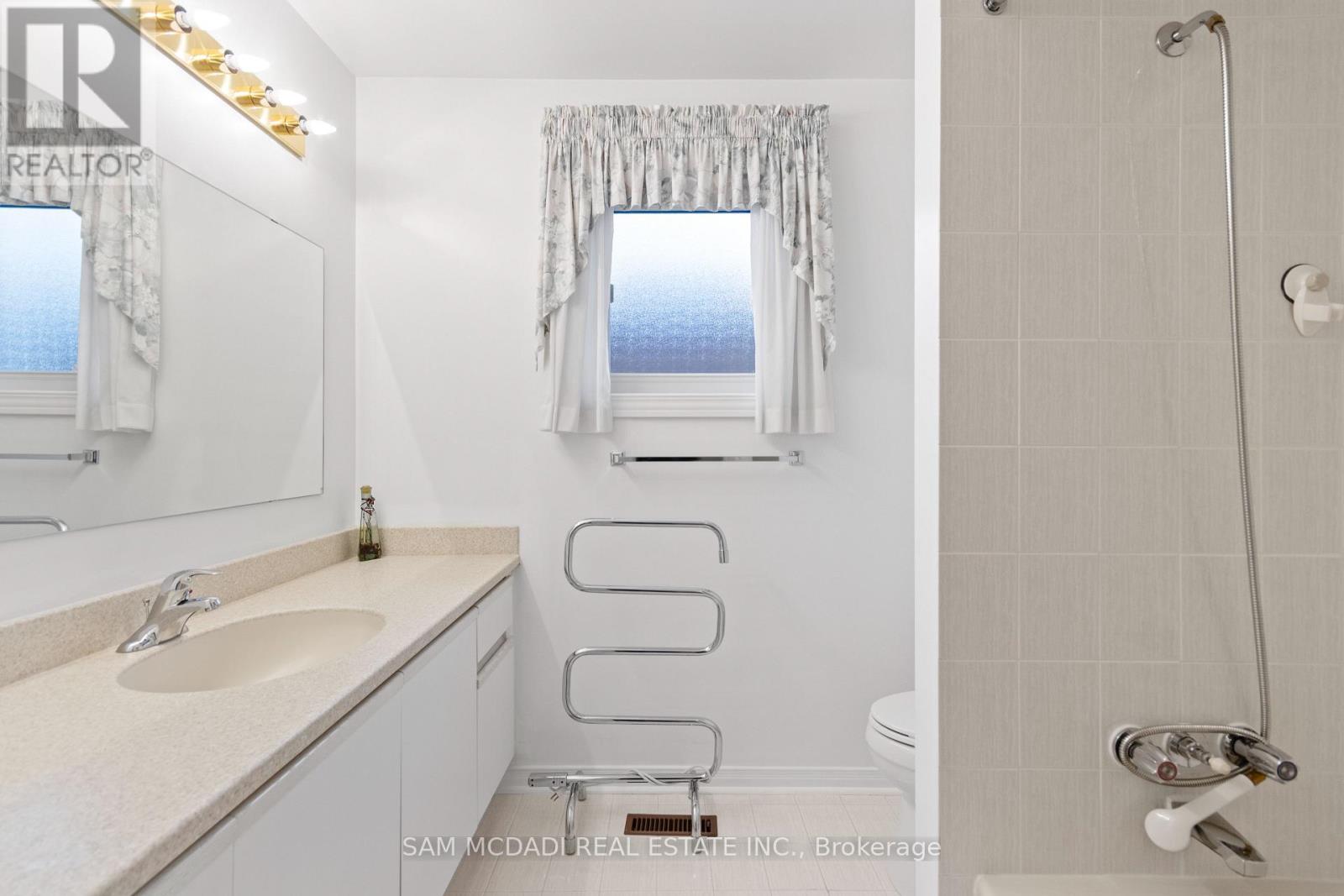 4461 Gladebrook Crescent, Mississauga, Ontario  L5V 1E4 - Photo 23 - W13175670