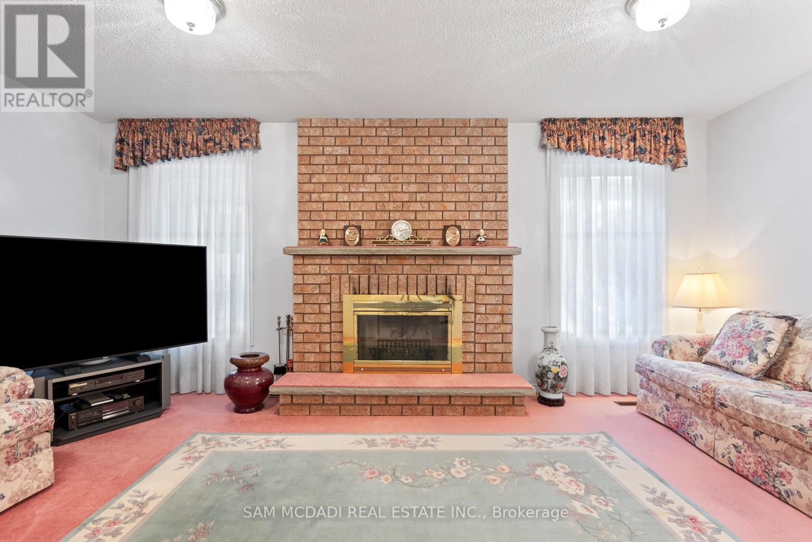 4461 Gladebrook Crescent, Mississauga, Ontario  L5V 1E4 - Photo 4 - W13175670