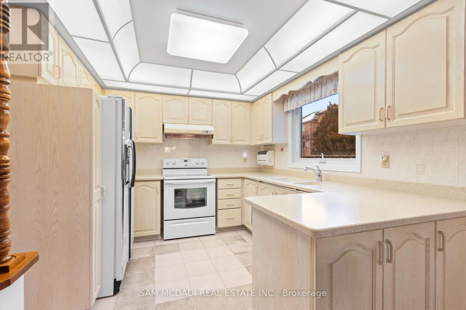 4461 Gladebrook Crescent, Mississauga, Ontario  L5V 1E4 - Photo 8 - W13175670