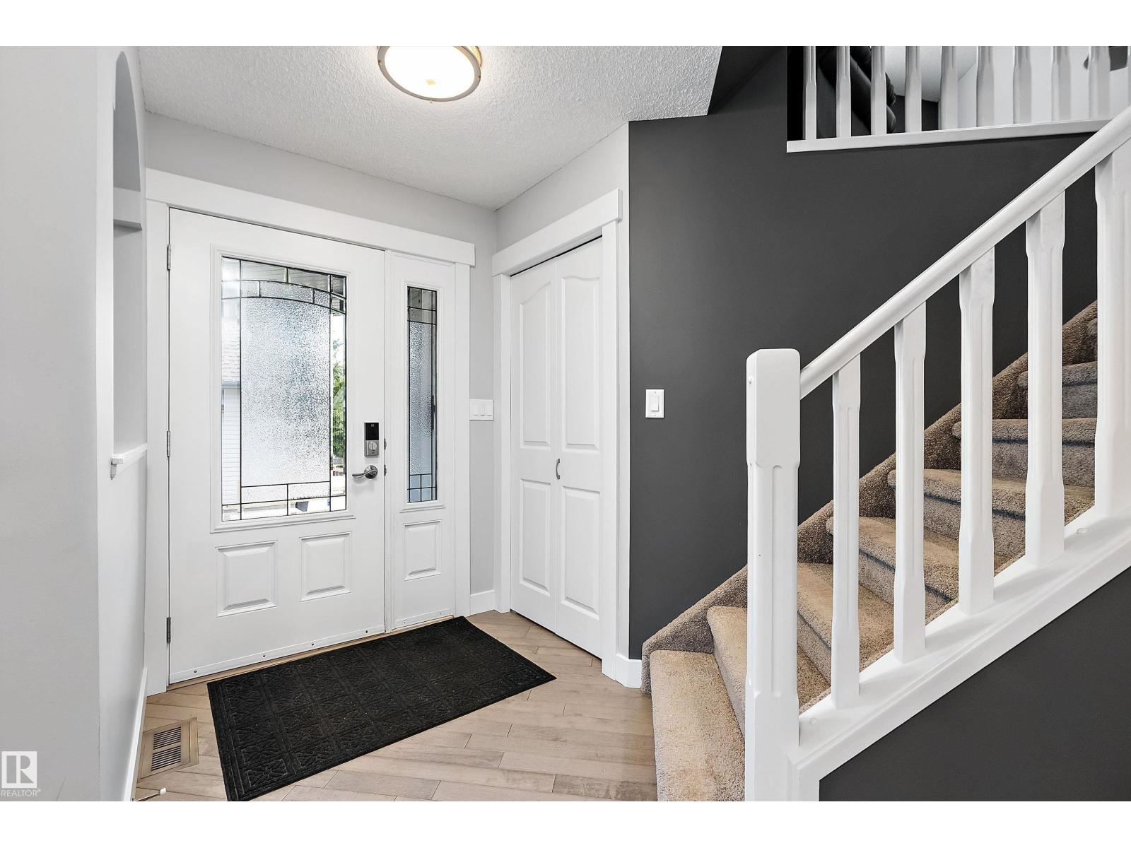 1223 117 St Nw, Edmonton, Alberta  T6J 7E5 - Photo 4 - E4486099