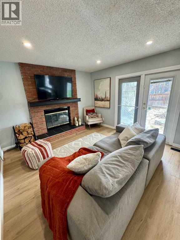 16 Woodfield Court SW, Calgary, Alberta  T2W 3W5 - Photo 11 - A2311061