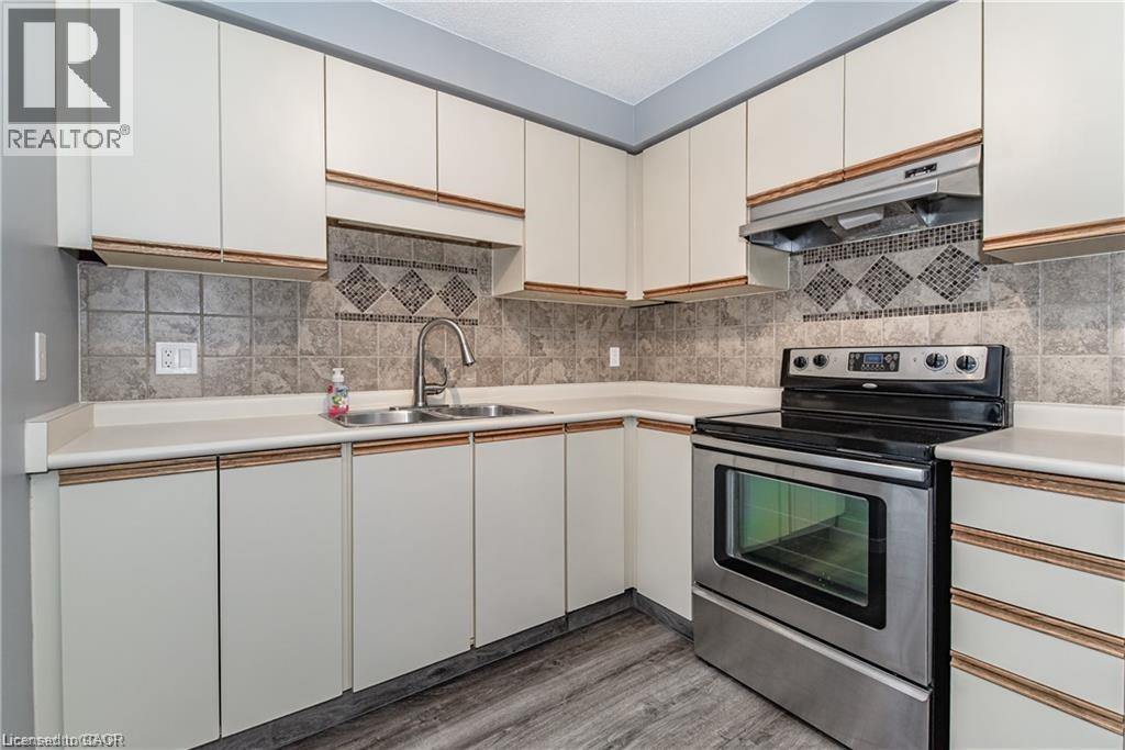 331 Northlake Drive Unit# 8, Waterloo, Ontario  N2V 1Z1 - Photo 3 - 40833722