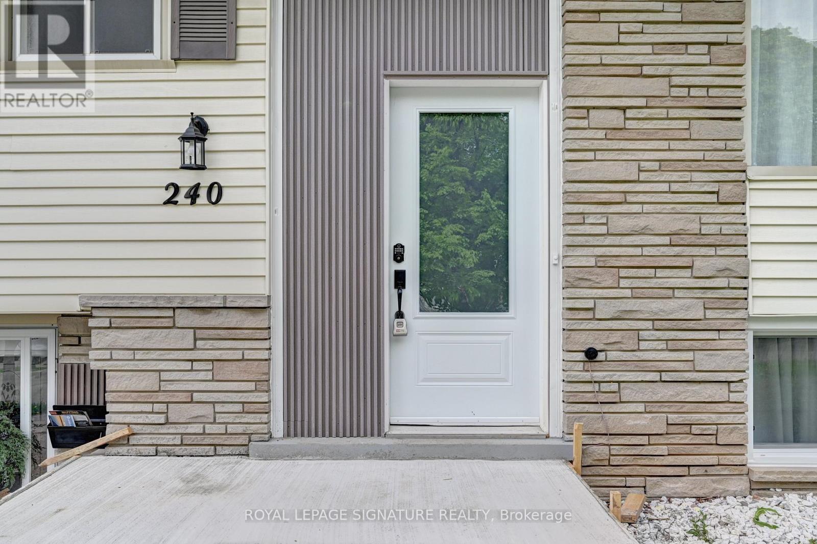 240 Stonybrook Drive, Kitchener, Ontario  N2M 4M1 - Photo 6 - X13175642
