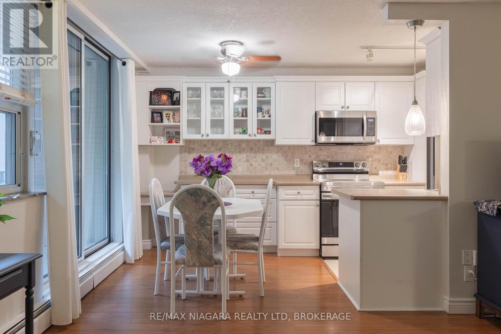 209 - 6390 Huggins Street, Niagara Falls, Ontario  L2J 1H1 - Photo 2 - X13175774