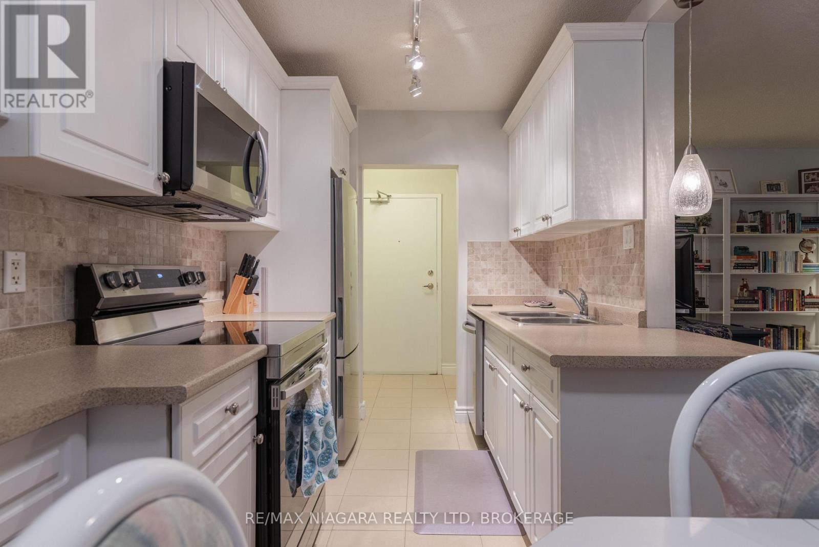209 - 6390 Huggins Street, Niagara Falls, Ontario  L2J 1H1 - Photo 8 - X13175774