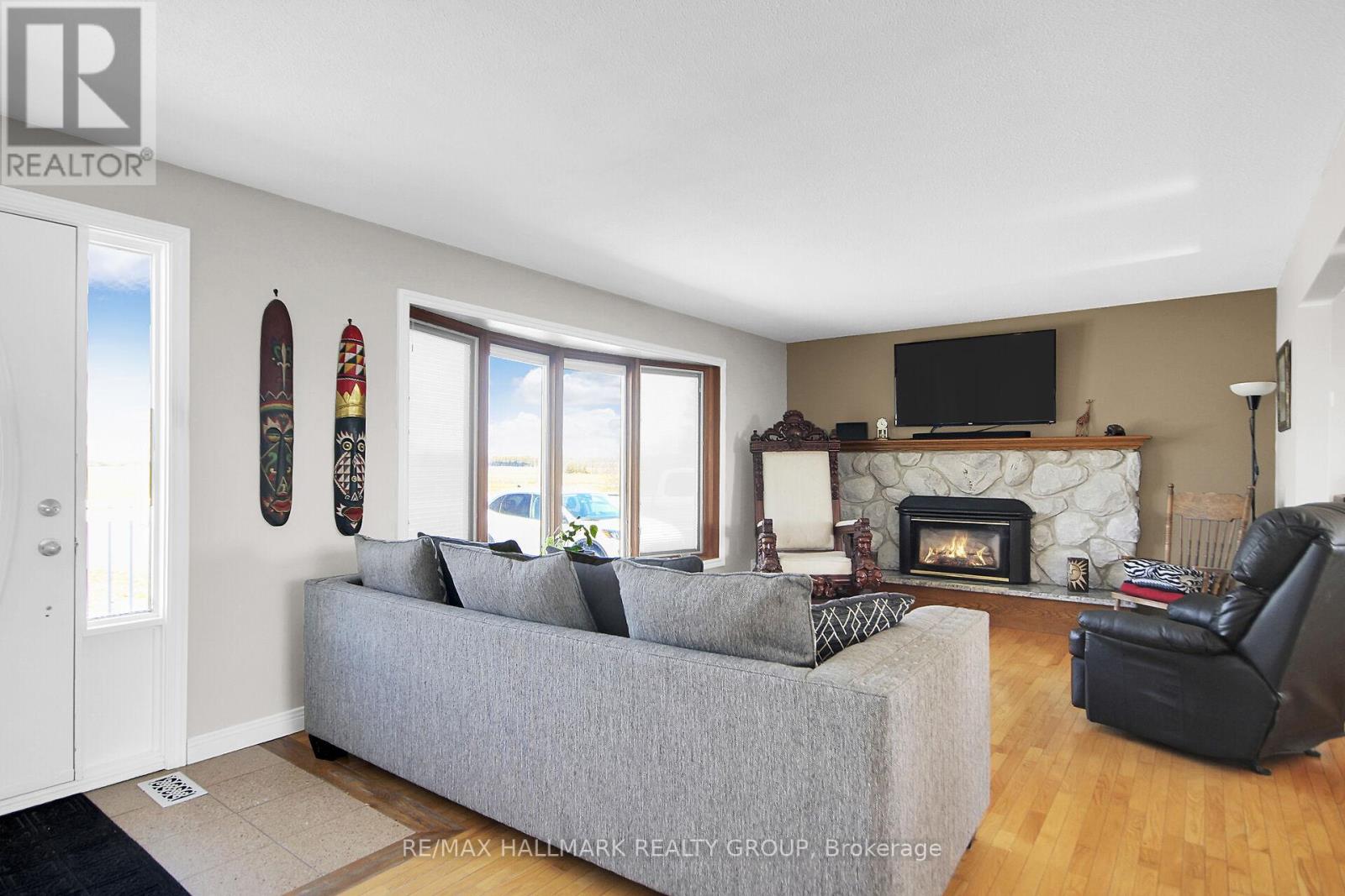 6151 Malakoff Road, Ottawa, Ontario  K0A 2Z0 - Photo 8 - X12933522