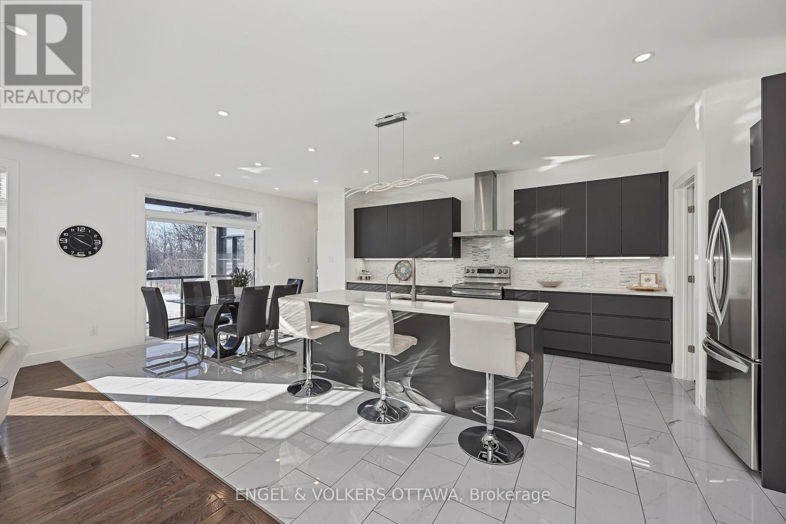 19 Synergy Way, Ottawa, Ontario  K2W 0K3 - Photo 4 - X12953158