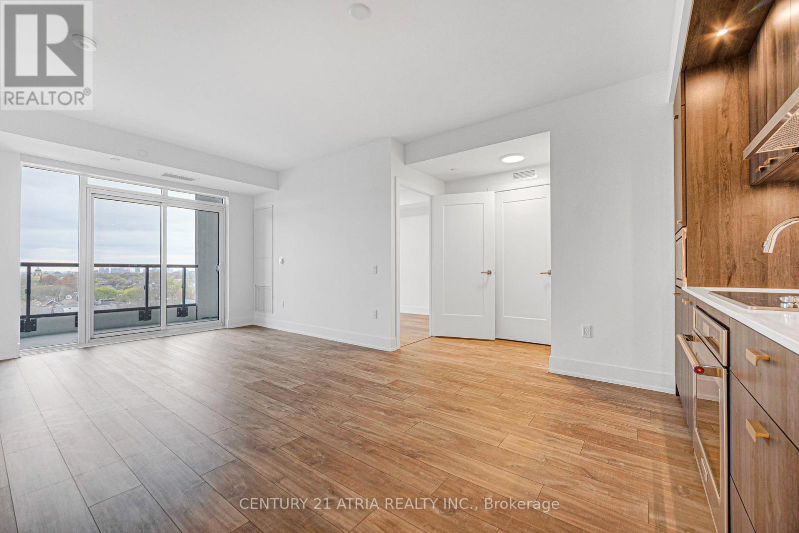 637 - 858 DUPONT STREET, Toronto, Ontario