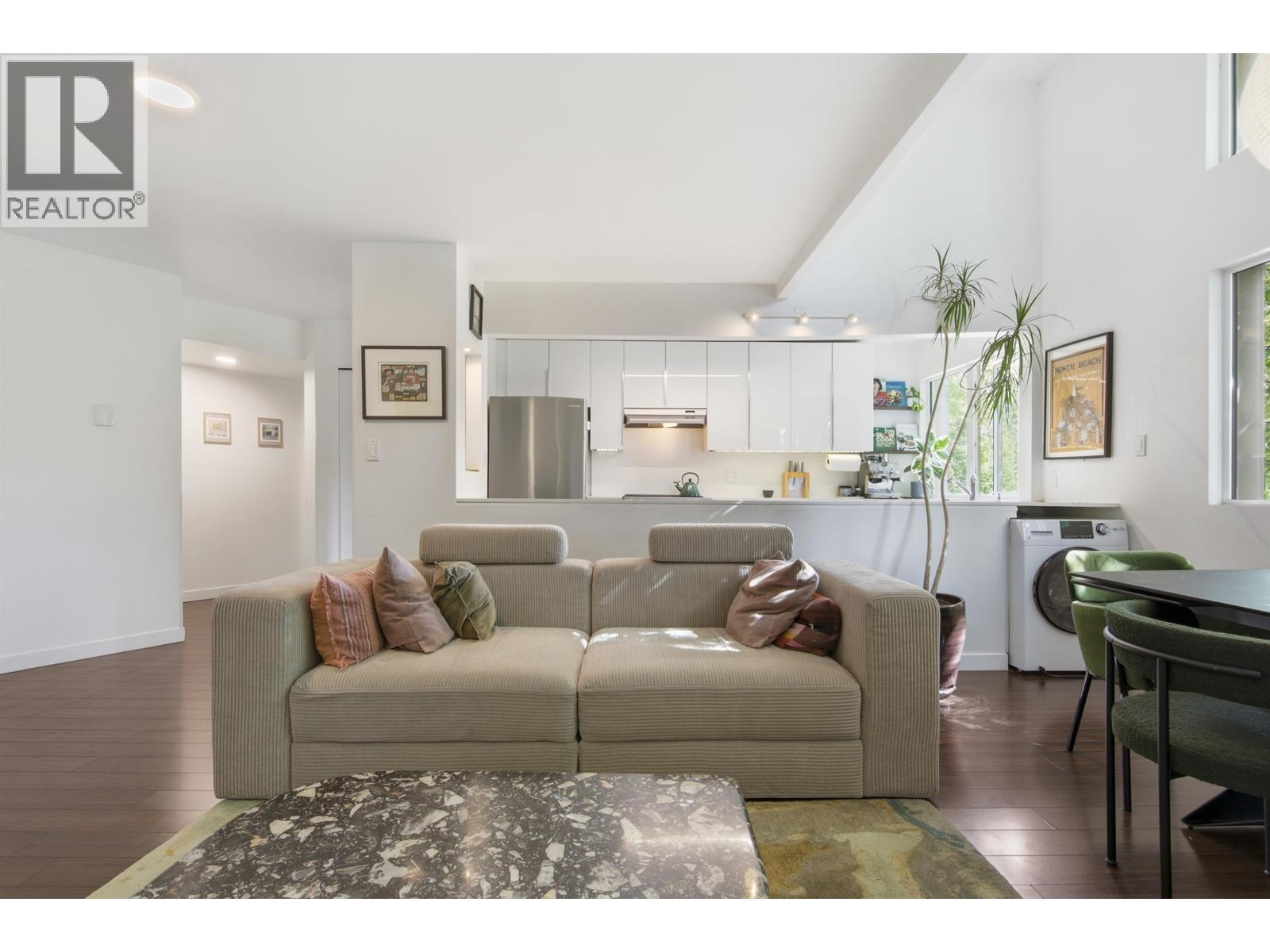 201 3465 Glen Drive, Vancouver, British Columbia  V5V 4S5 - Photo 10 - R3128001