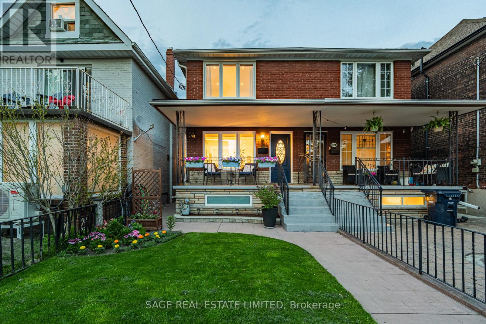 39A UXBRIDGE AVENUE, Toronto, Ontario