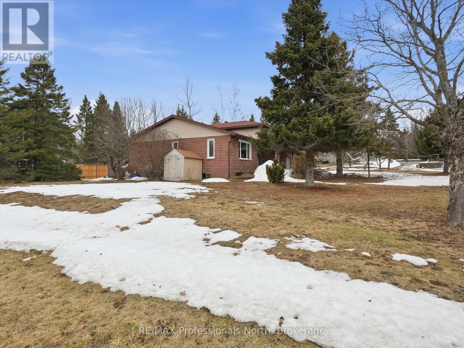 1 Glendale Road, Bracebridge (Monck (Bracebridge)), Ontario  P1L 1B3 - Photo 3 - X13175842
