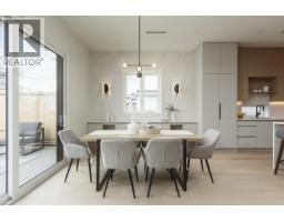 2 735 E 10TH AVENUE, Vancouver, British Columbia