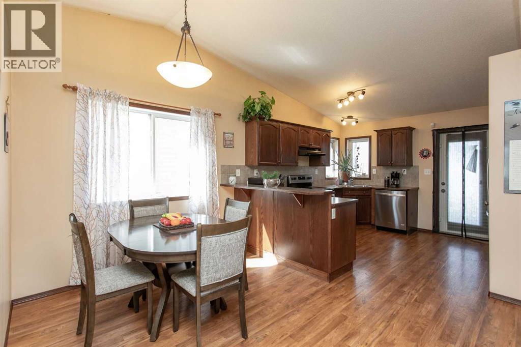 143 Inkster Close, Red Deer, Alberta  T4R 0A8 - Photo 7 - A2312504