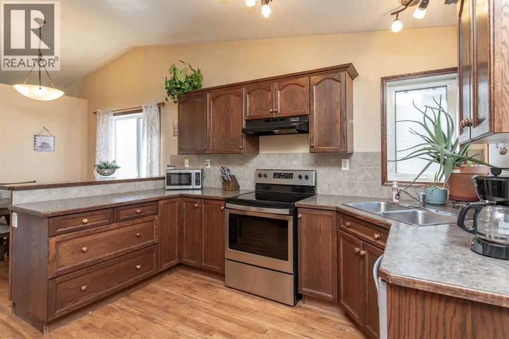143 Inkster Close, Red Deer, Alberta  T4R 0A8 - Photo 10 - A2312504