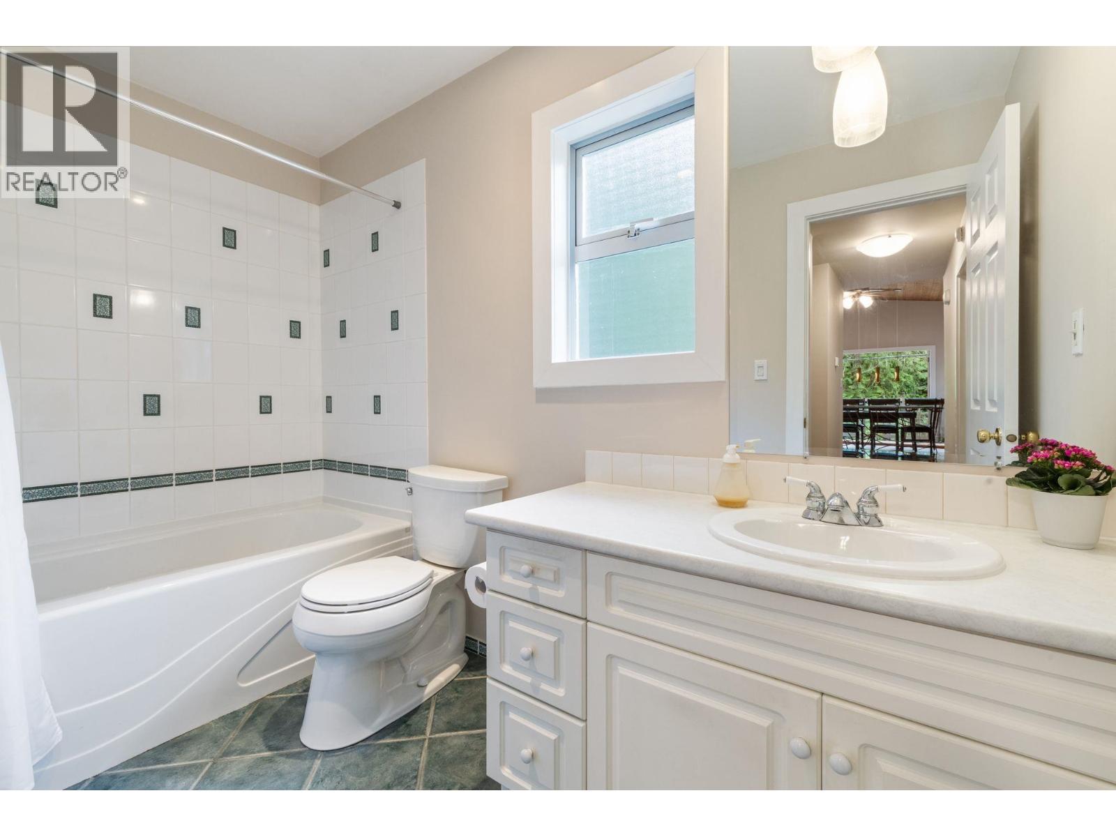 676 Wellington Drive, North Vancouver, British Columbia  V7K 1K7 - Photo 22 - R3127998