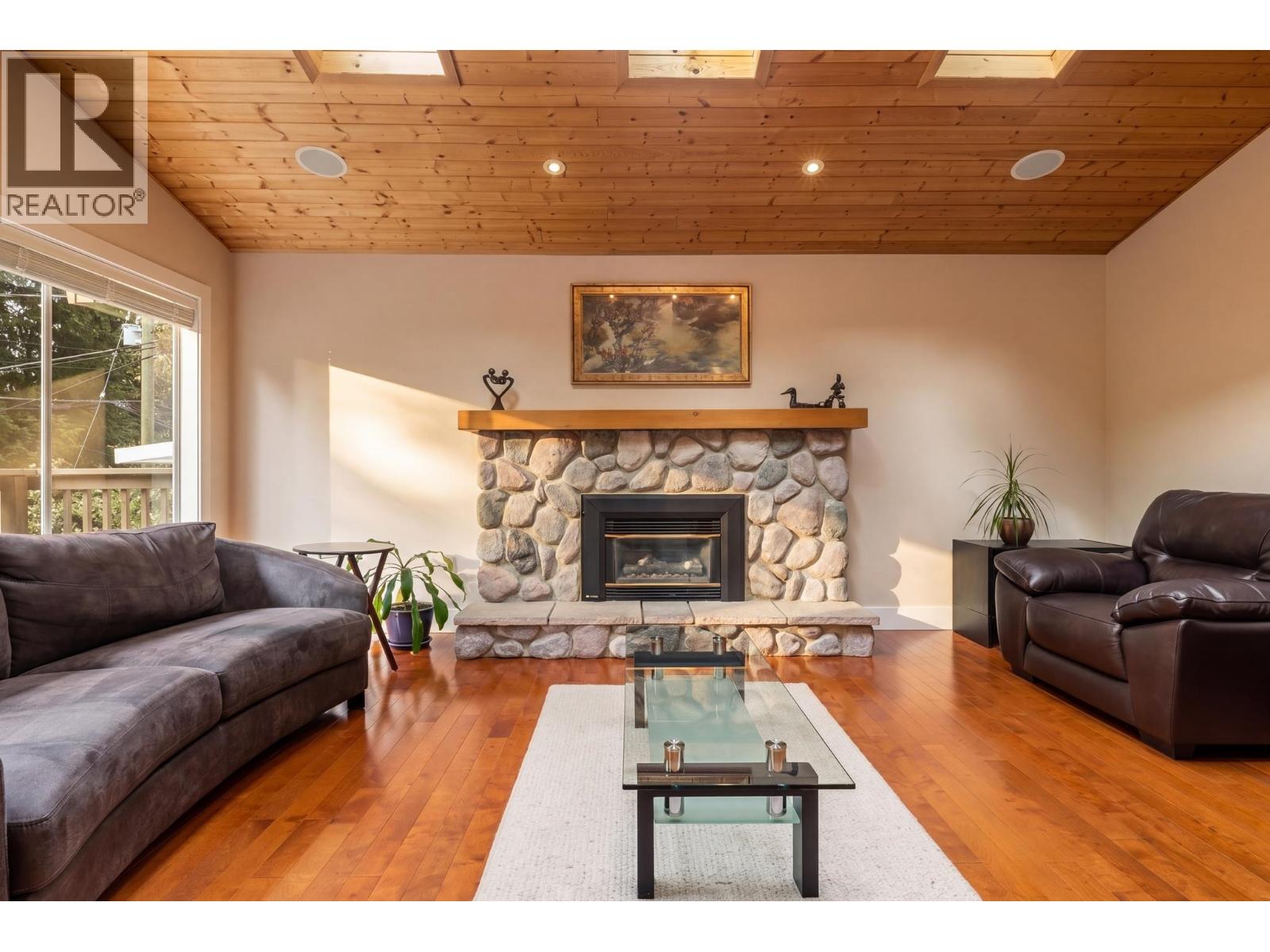 676 Wellington Drive, North Vancouver, British Columbia  V7K 1K7 - Photo 5 - R3127998