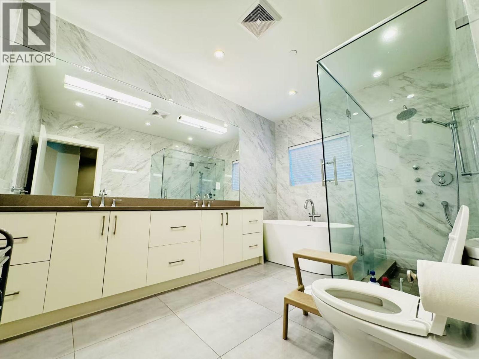 3000 W 15 Avenue, Vancouver, British Columbia  V6K 3A5 - Photo 16 - R3128037