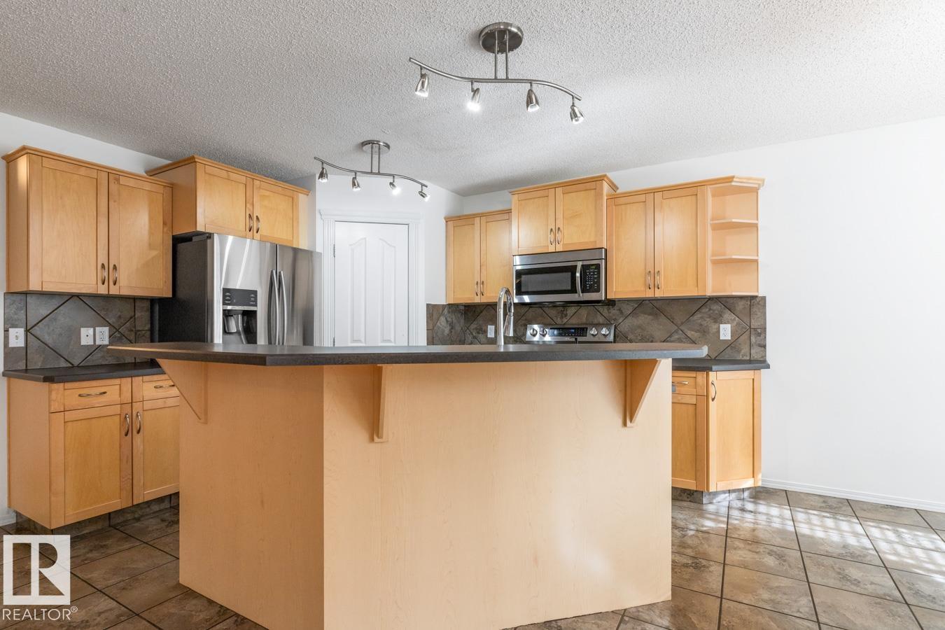4717 60 St, Beaumont, Alberta  T5R 0A3 - Photo 5 - E4490009