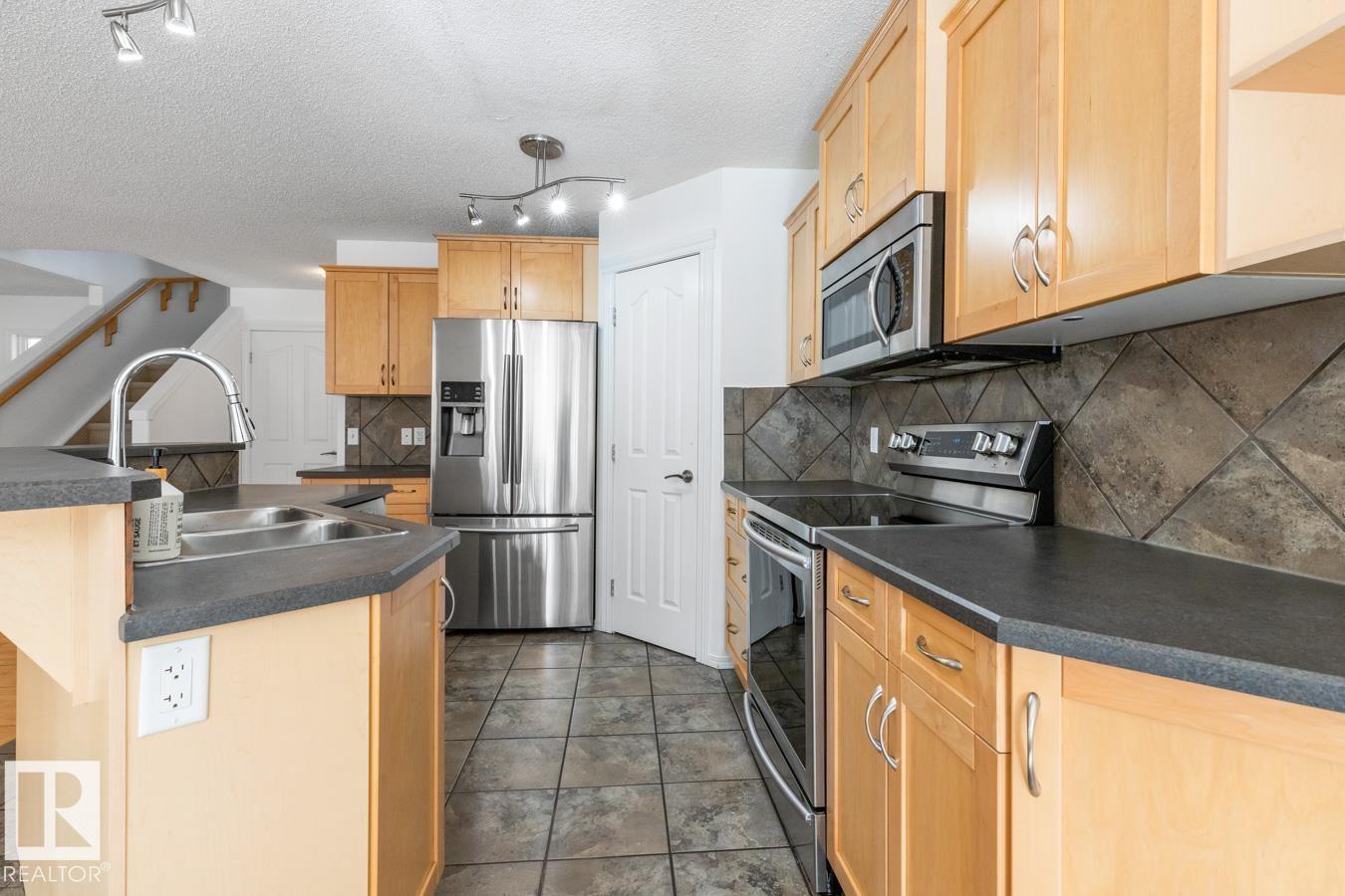 4717 60 St, Beaumont, Alberta  T5R 0A3 - Photo 7 - E4490009