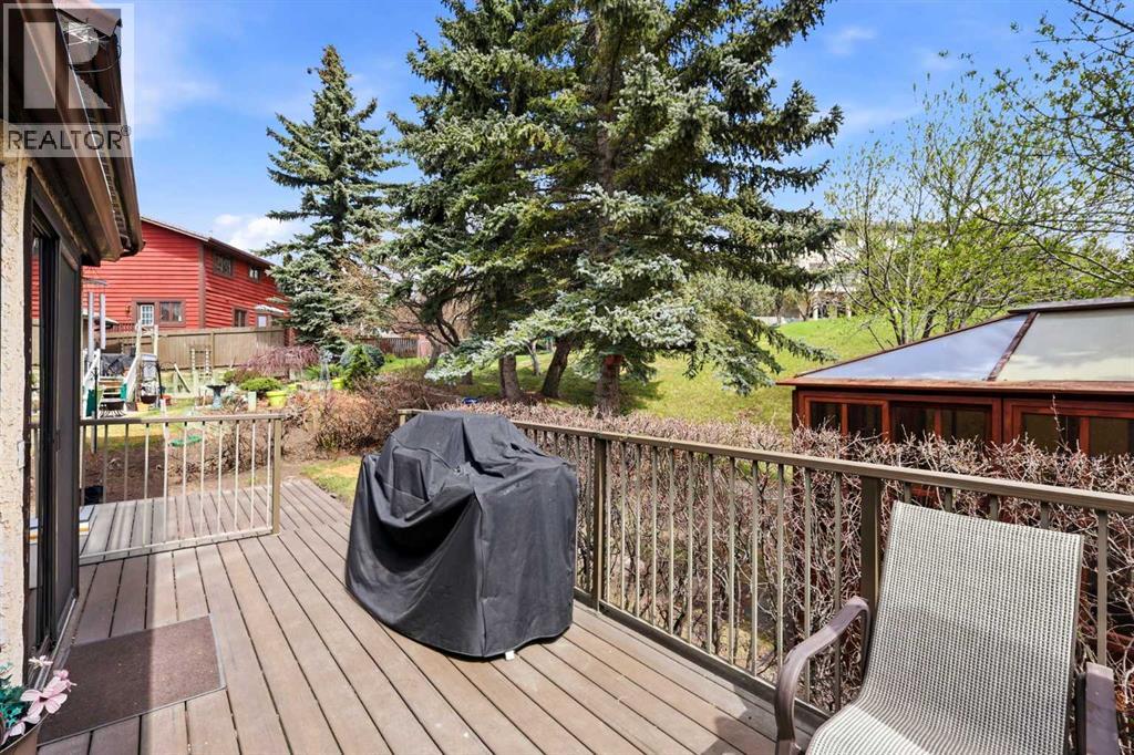 149 Edgehill Drive NW, Calgary, Alberta  T3A 2W5 - Photo 41 - A2308952