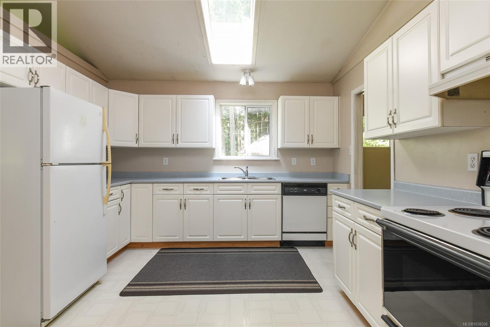 2410 Huband Rd, Courtenay, British Columbia  V9J 1L6 - Photo 32 - 1038206