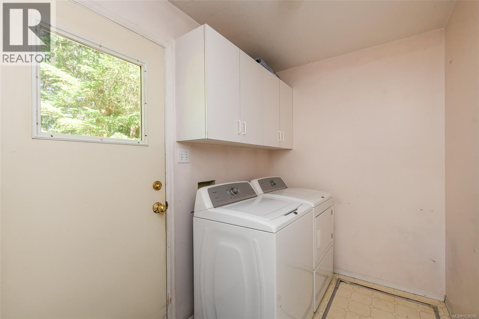 2410 Huband Rd, Courtenay, British Columbia  V9J 1L6 - Photo 35 - 1038206
