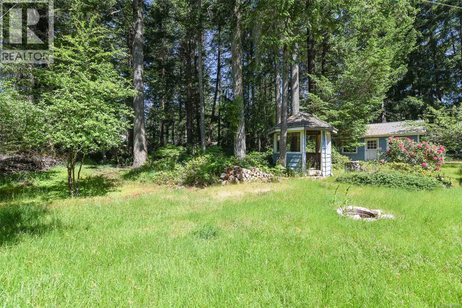 2410 Huband Rd, Courtenay, British Columbia  V9J 1L6 - Photo 14 - 1038206