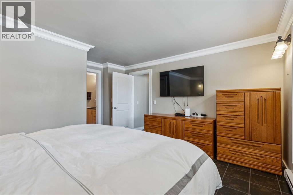 25 Manor Road SW, Calgary, Alberta  T2V 2A1 - Photo 26 - A2312510