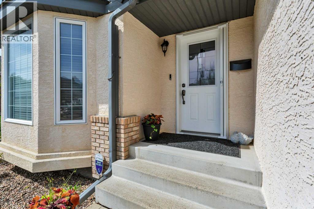 5 Fawn Close, Sylvan Lake, Alberta  T4S 1X4 - Photo 2 - A2314284
