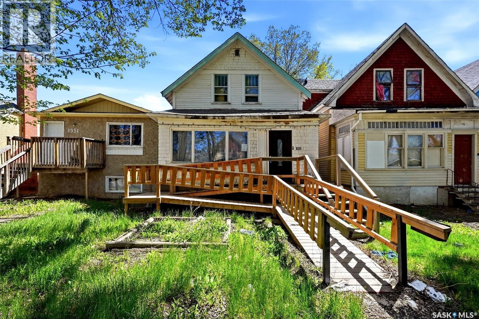 1355 Retallack Street, Regina, Saskatchewan  S4T 2J1 - Photo 2 - SK037158