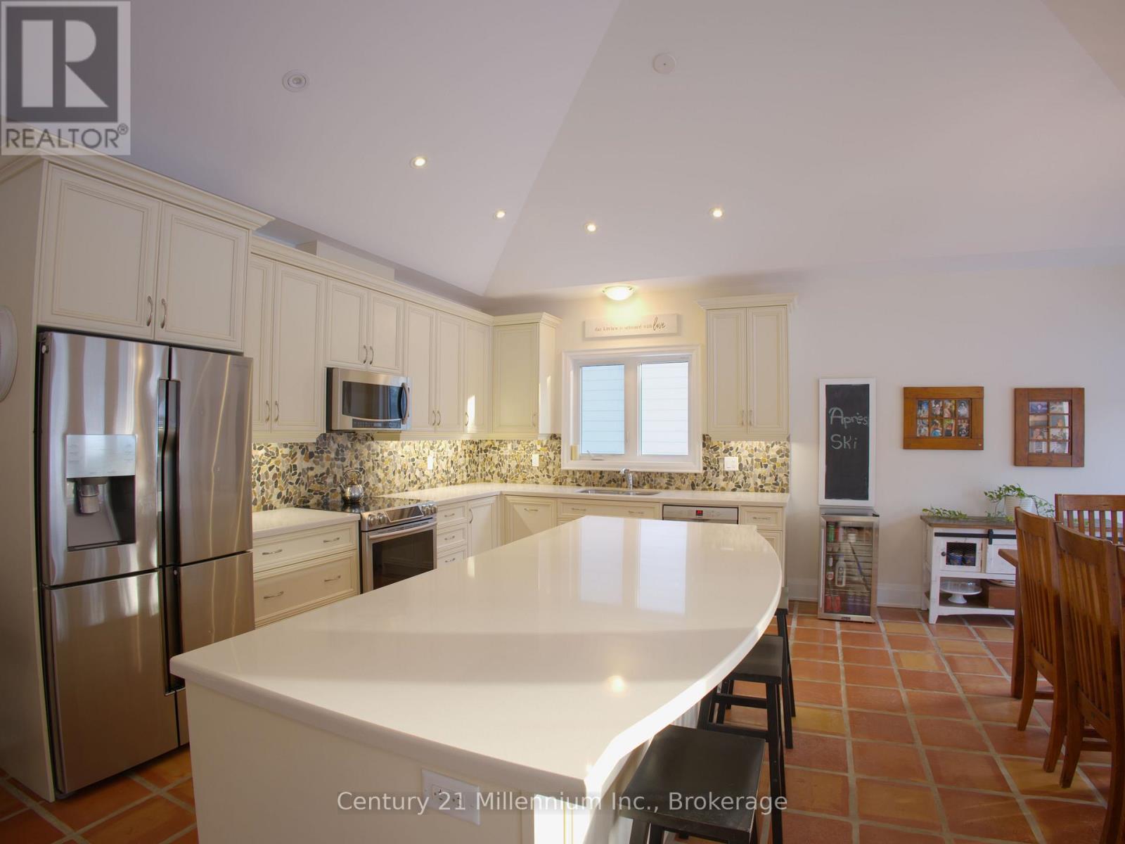 108 Creekwood Court, Blue Mountains, Ontario  L9Y 0V1 - Photo 8 - X13154024