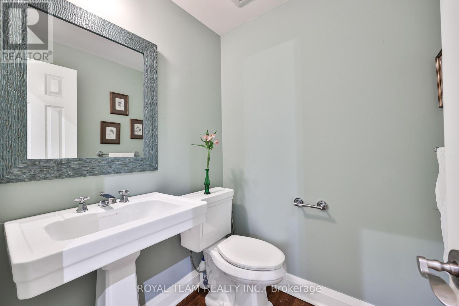 107 Esgore Drive, Toronto, Ontario  M5M 3S1 - Photo 11 - C13175756