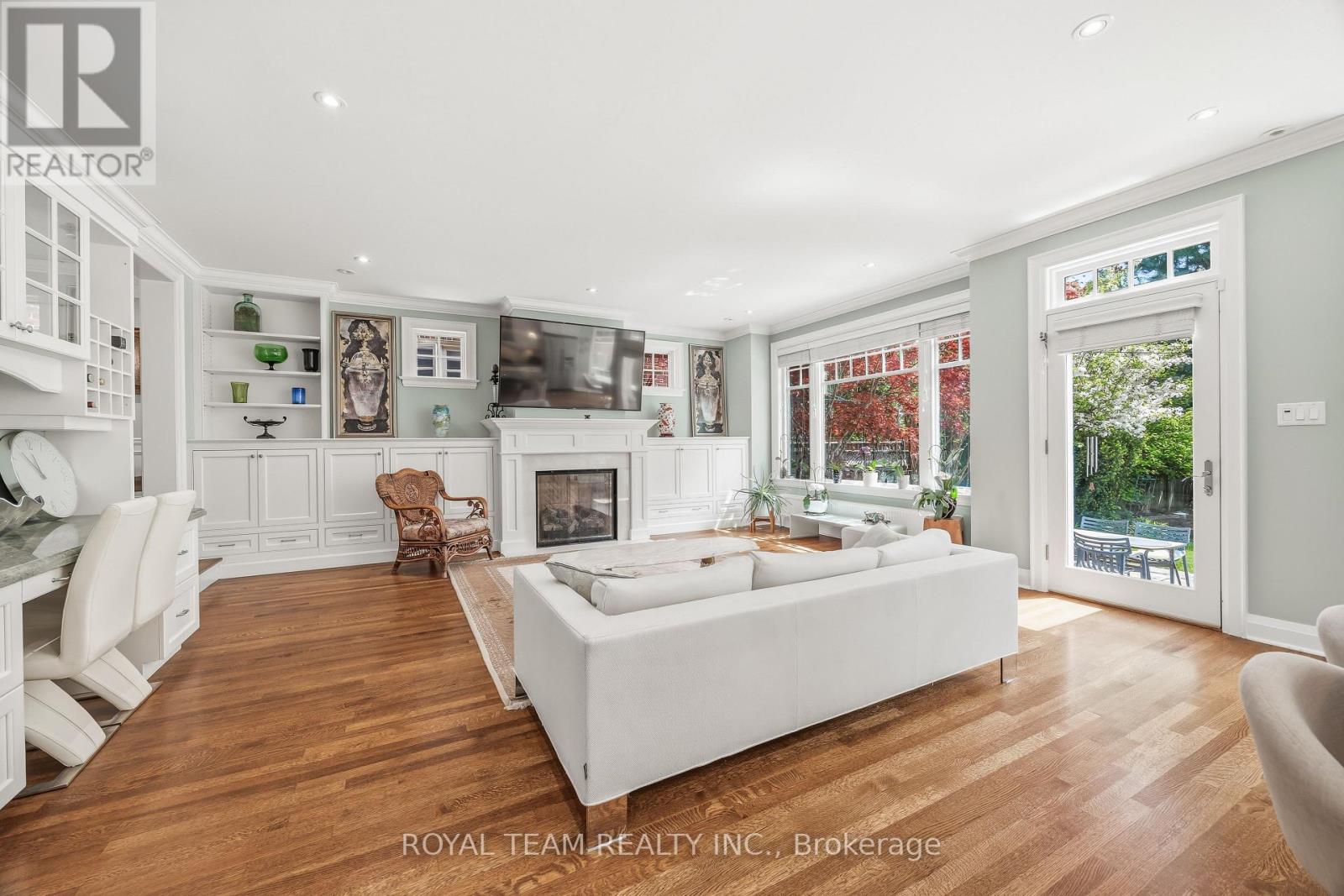 107 Esgore Drive, Toronto, Ontario  M5M 3S1 - Photo 6 - C13175756