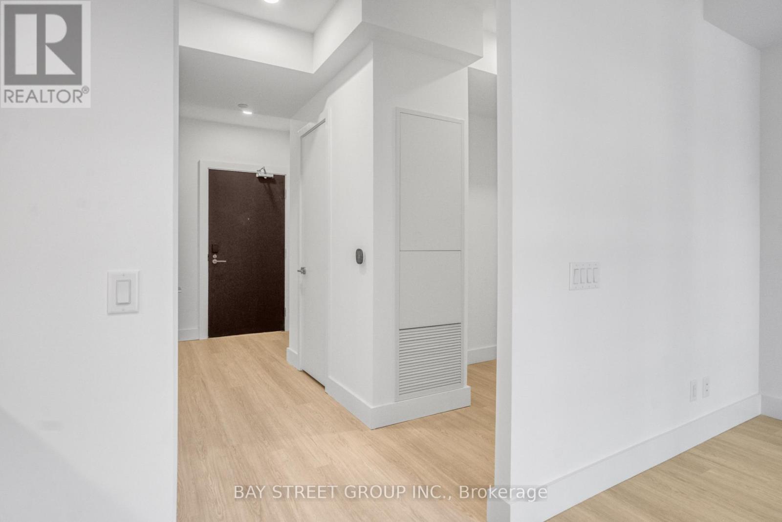 501 - 6 Greenbriar Road, Toronto, Ontario  M2K 0H6 - Photo 2 - C13175780
