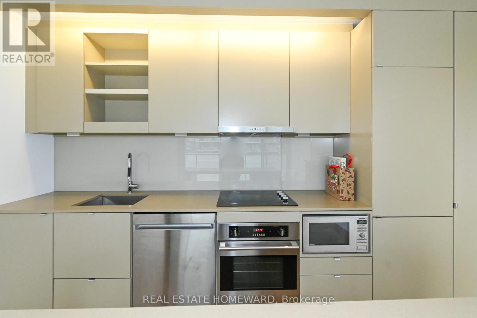 3207 - 101 Peter Street W, Toronto, Ontario  M5V 0G6 - Photo 2 - C13175808