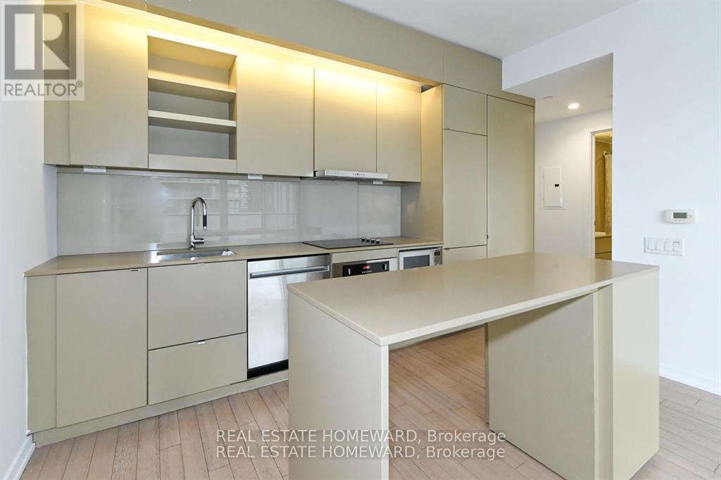 3207 - 101 Peter Street W, Toronto, Ontario  M5V 0G6 - Photo 3 - C13175808