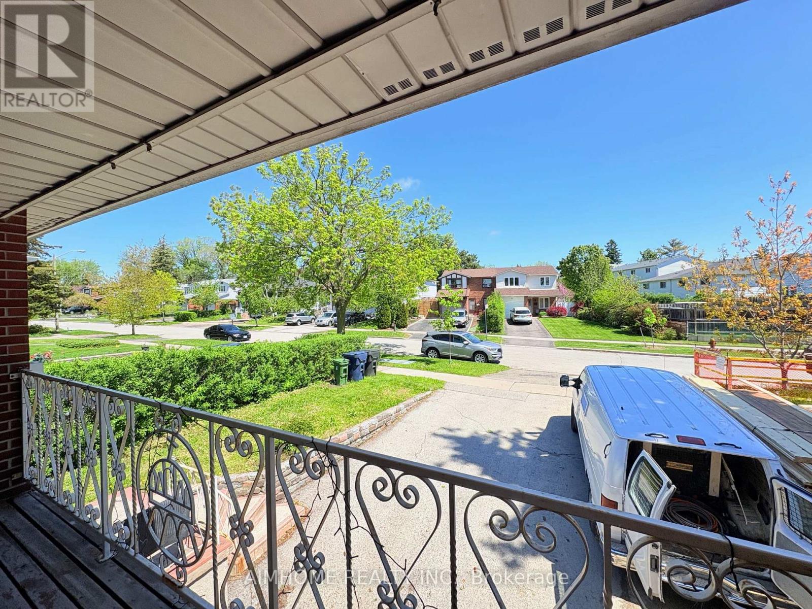 70 Micmac Crescent, Toronto, Ontario  M2H 2K2 - Photo 4 - C13175822