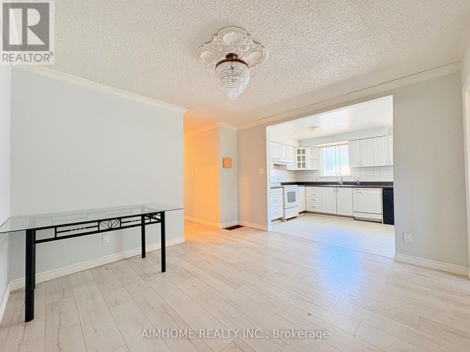 70 Micmac Crescent, Toronto, Ontario  M2H 2K2 - Photo 6 - C13175822