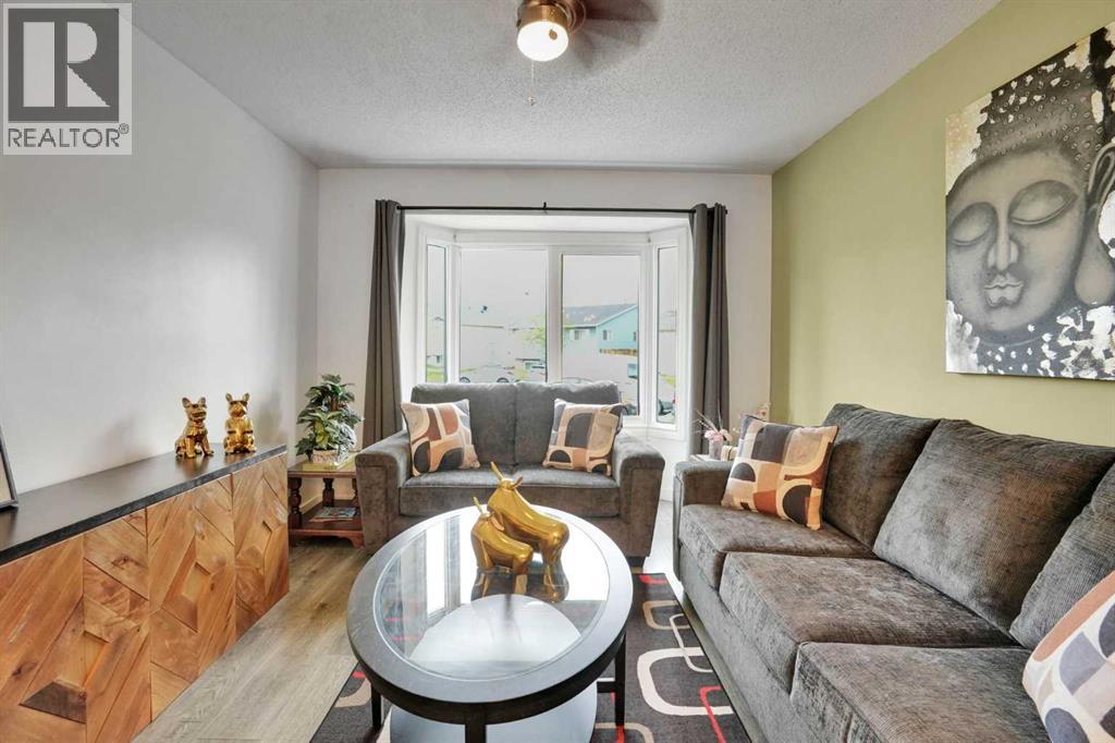 32 Taraglen Place Ne, Calgary, Alberta  T3J 2N4 - Photo 5 - A2311362