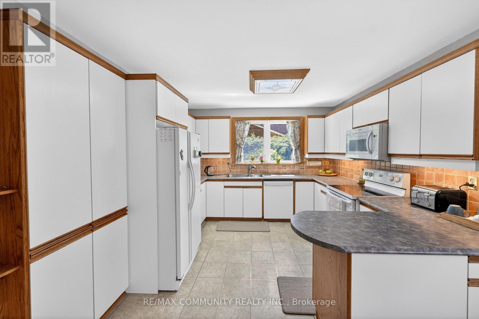 588 Huntingwood Drive, Toronto, Ontario  M1W 1G8 - Photo 14 - E13175732