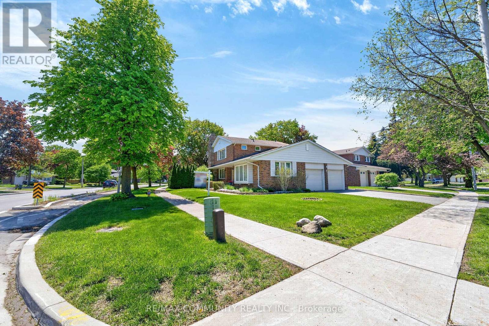 588 Huntingwood Drive, Toronto, Ontario  M1W 1G8 - Photo 2 - E13175732