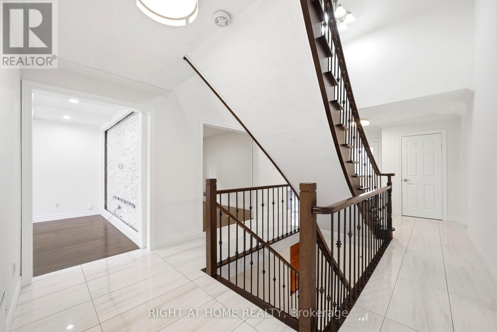 36 Ravenview Drive, Whitby, Ontario  L1R 1Y2 - Photo 9 - E13175800
