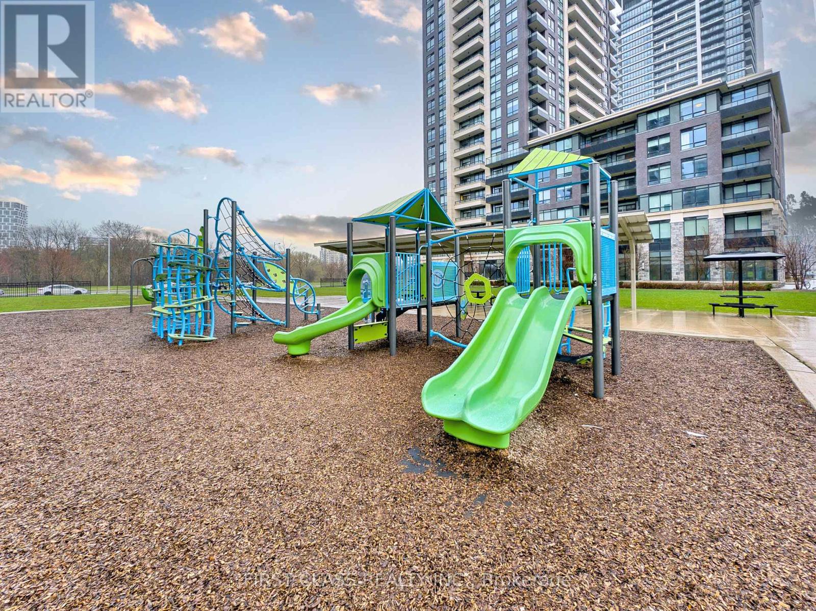 731 - 15 Water Walk Drive, Markham, Ontario  L6G 0G2 - Photo 27 - N13175708