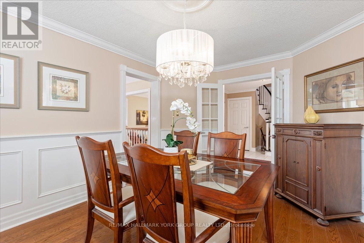263 Mcclellan Way, Aurora, Ontario  L4G 6N9 - Photo 11 - N13175712