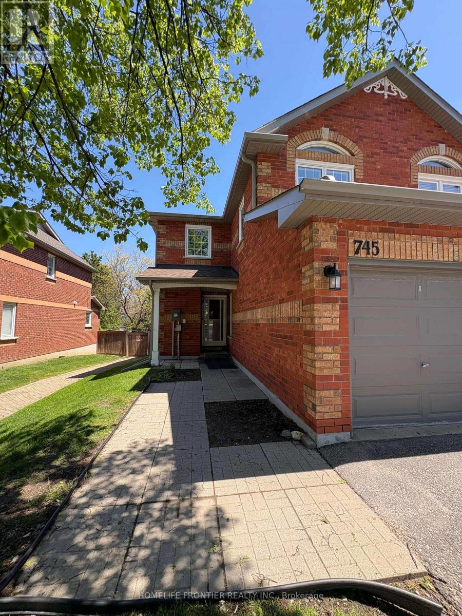 745 Caradonna Crescent, Newmarket, Ontario  L3X 1W5 - Photo 2 - N13175778