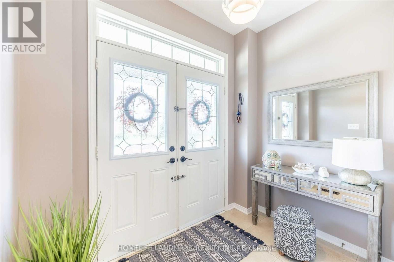 1268 Mccron Crescent, Newmarket, Ontario  L3X 0C7 - Photo 2 - N13175850