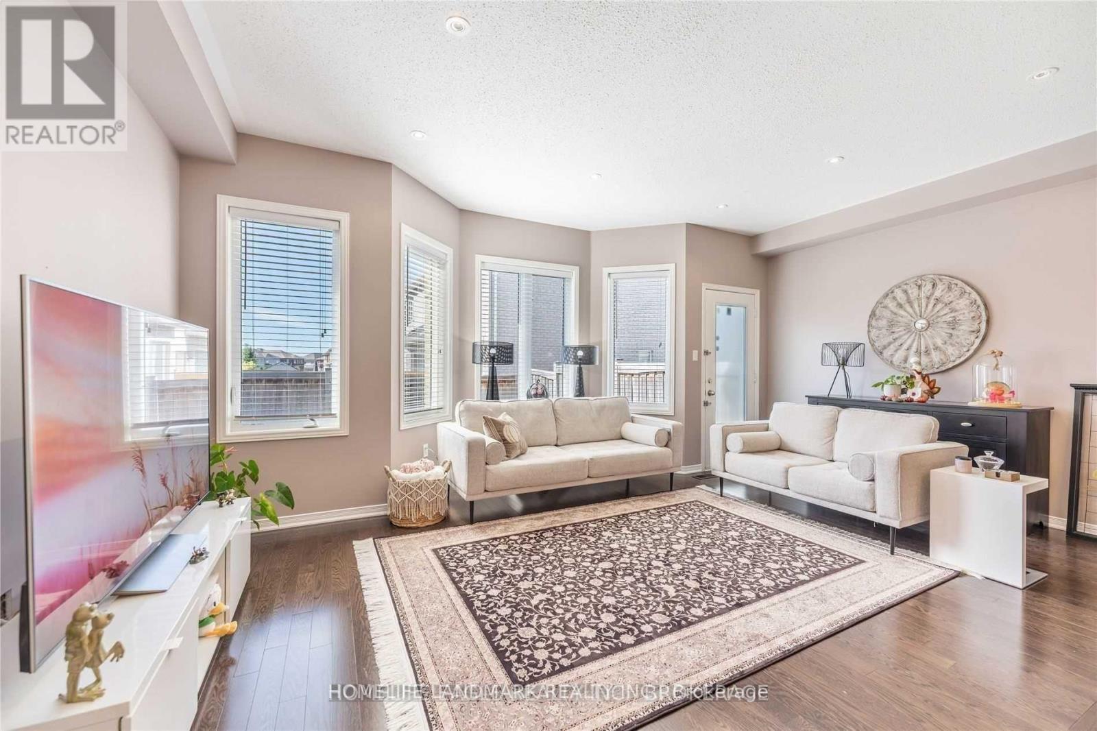 1268 Mccron Crescent, Newmarket, Ontario  L3X 0C7 - Photo 7 - N13175850